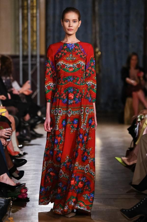 Модное штапельное платье в русском стиле