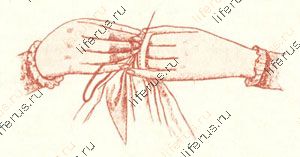 Положение рук при шитье с подушечкой