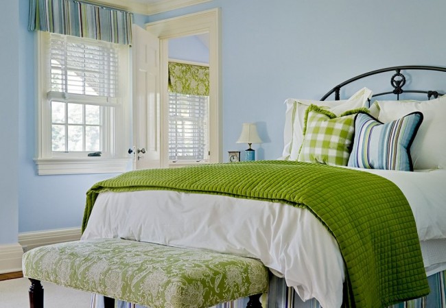 Зеленые аксессуары добавят яркости и настроения в Вашу спальню
