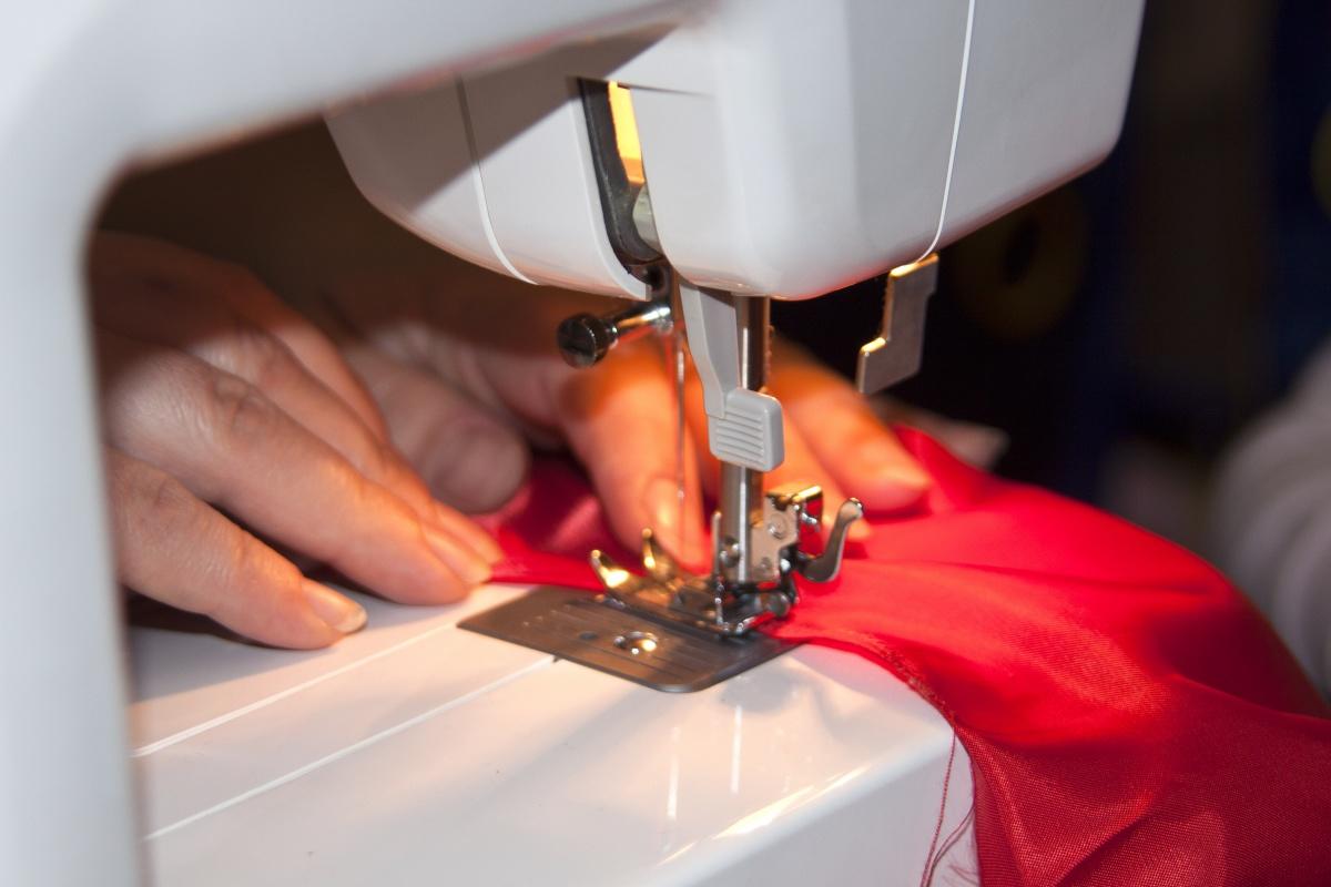 Особое внимание при выборе швейной машины специалисты рекомендуют уделять качеству иглы 