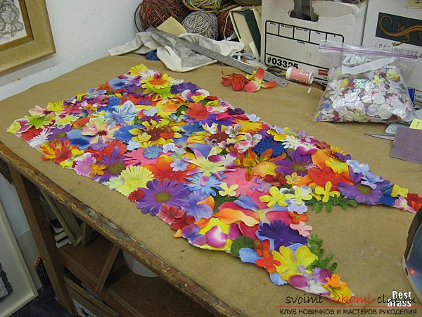 Как сделать платье из цветов для мероприятий: Варианты цветков, пошив, идеи. Фото №3