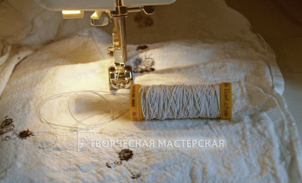 Сборка ткани с помощью нитки-резинки
