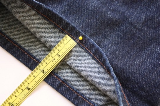 Как правильно подшить джинсы