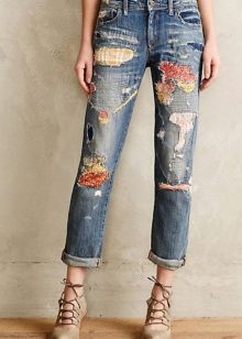 Джинсы с заплатками (56 фото): красивые заплатки, модные образы, на рваных джинсах
