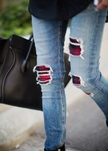 Джинсы с заплатками (56 фото): красивые заплатки, модные образы, на рваных джинсах