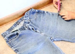 рваные джинсовые шорты своими руками 3