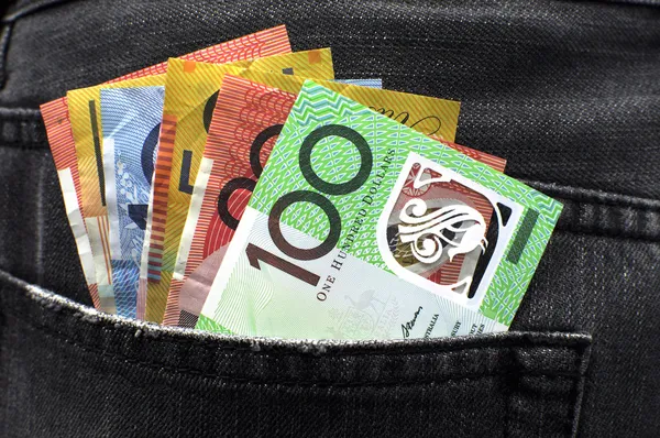 Австралийский деньги наличными в заднем кармане джинсов Мужские — стоковое фото