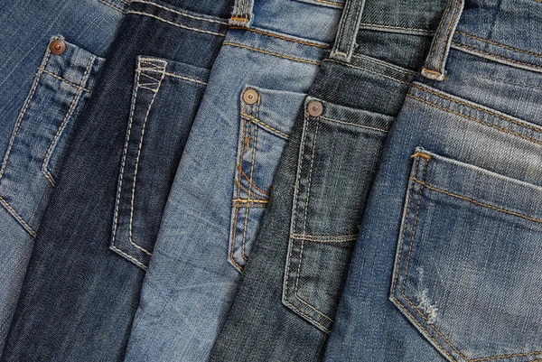 Это куча джинсы — стоковое фото