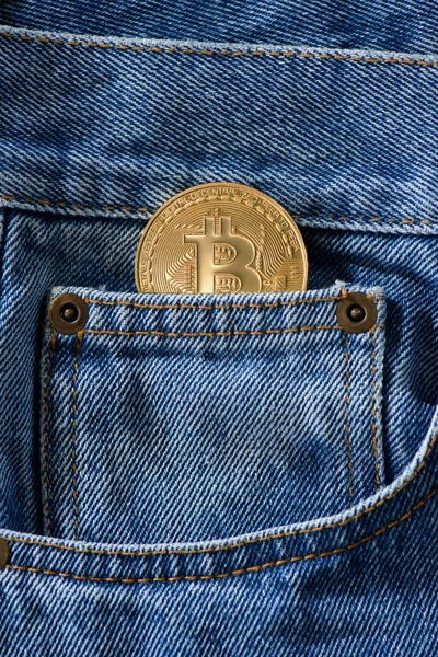 Close View Golden Bitcoin Denim Pocket — стоковое фото