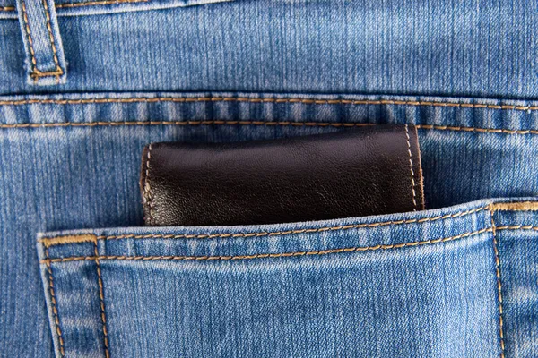 Бумажник, показаны в заднем кармане джинсов — стоковое фото