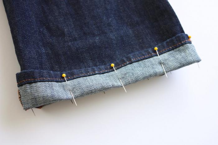 Как подшивать джинсы правильно? Подшиваем джинсы с сохранением шва, на машинке или вручную